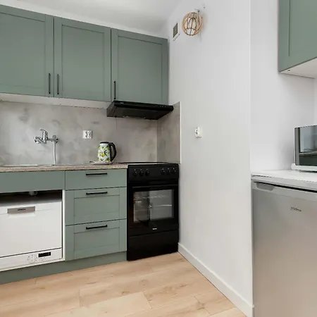 Cosy In Center With Desk For Remote Work By Renters Apartment *
