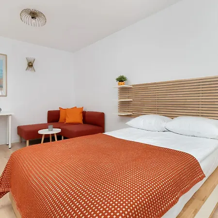 Cosy In Center With Desk For Remote Work By Renters * Gdynia