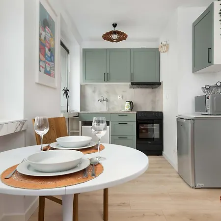 Cosy In Center With Desk For Remote Work By Renters Gdynia
