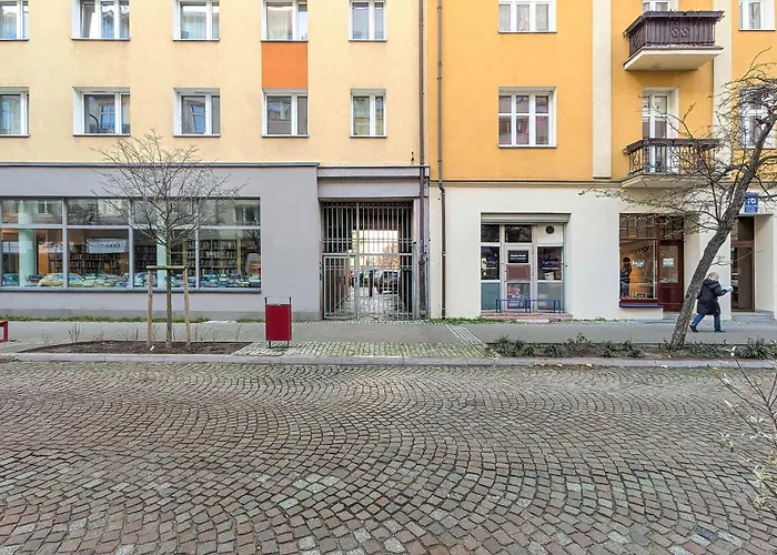 Cosy In Center With Desk For Remote Work By Renters